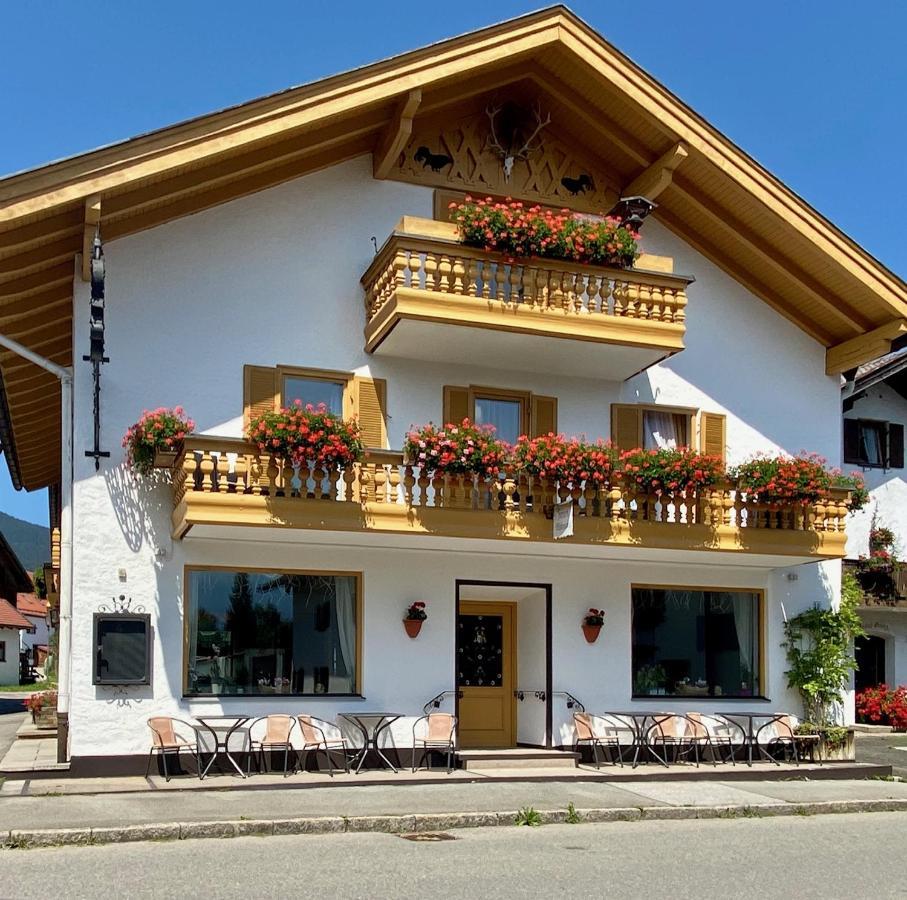 Gaestehaus U Ferienwohnungen Veronika Incl Fruehstuecksbuffet Und Koenigscard Mit 200 Kostenlosen Attraktionen 오버암머가우 외부 사진