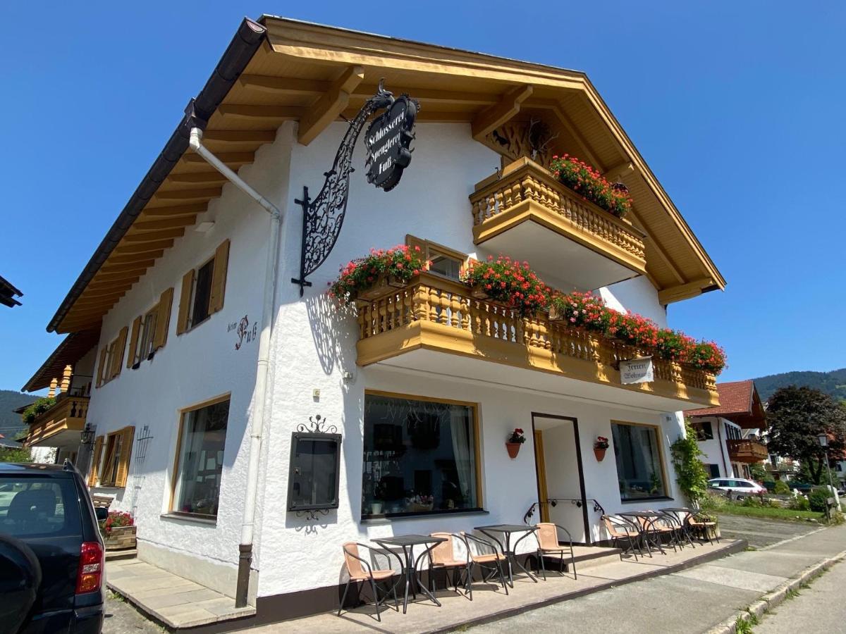 Gaestehaus U Ferienwohnungen Veronika Incl Fruehstuecksbuffet Und Koenigscard Mit 200 Kostenlosen Attraktionen 오버암머가우 외부 사진
