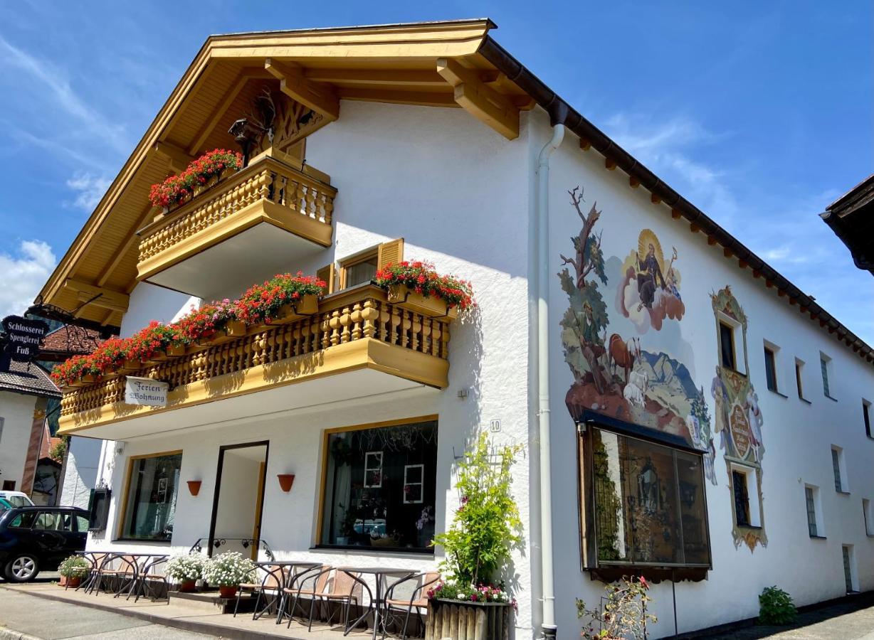 Gaestehaus U Ferienwohnungen Veronika Incl Fruehstuecksbuffet Und Koenigscard Mit 200 Kostenlosen Attraktionen 오버암머가우 외부 사진