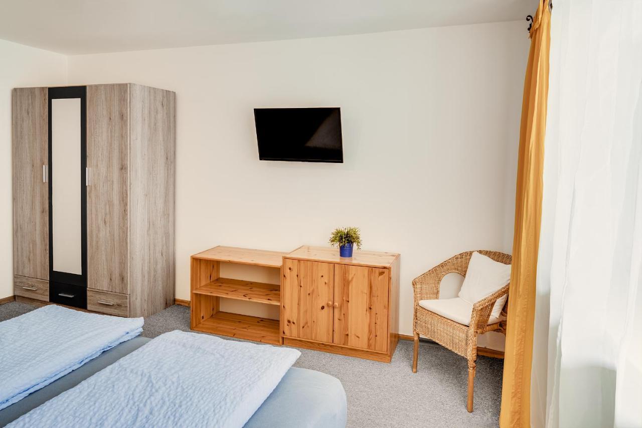 Gaestehaus U Ferienwohnungen Veronika Incl Fruehstuecksbuffet Und Koenigscard Mit 200 Kostenlosen Attraktionen 오버암머가우 외부 사진