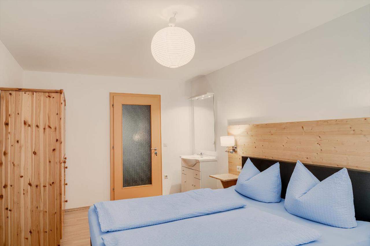 Gaestehaus U Ferienwohnungen Veronika Incl Fruehstuecksbuffet Und Koenigscard Mit 200 Kostenlosen Attraktionen 오버암머가우 외부 사진