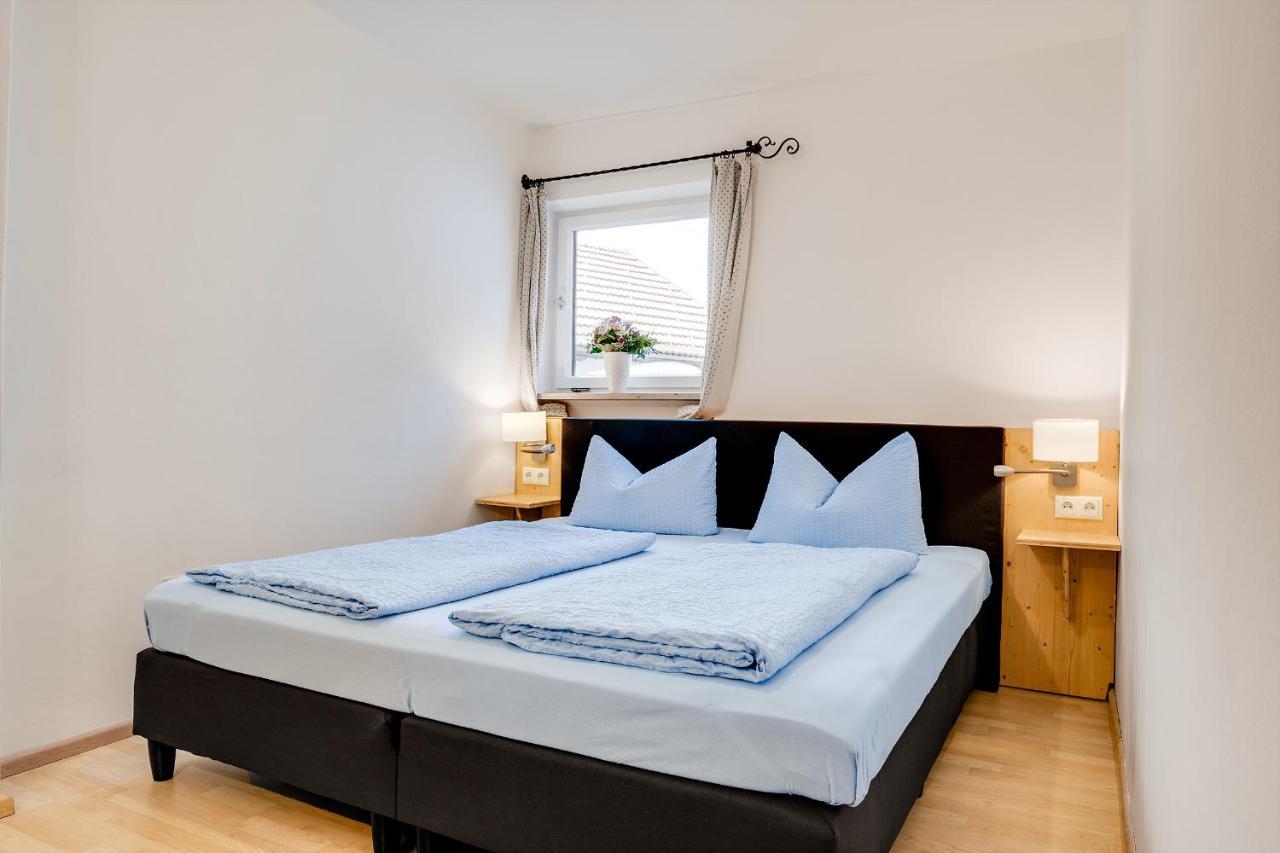 Gaestehaus U Ferienwohnungen Veronika Incl Fruehstuecksbuffet Und Koenigscard Mit 200 Kostenlosen Attraktionen 오버암머가우 외부 사진