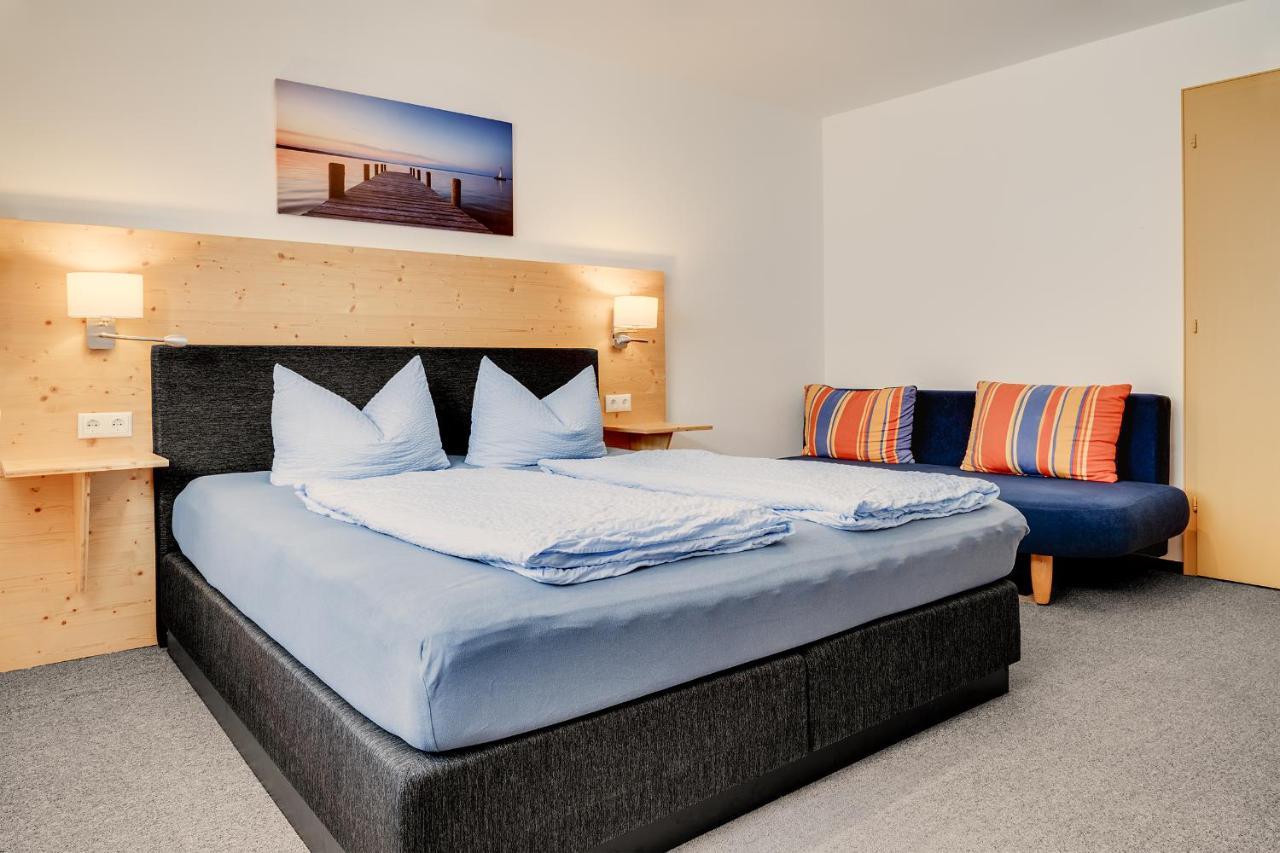 Gaestehaus U Ferienwohnungen Veronika Incl Fruehstuecksbuffet Und Koenigscard Mit 200 Kostenlosen Attraktionen 오버암머가우 외부 사진