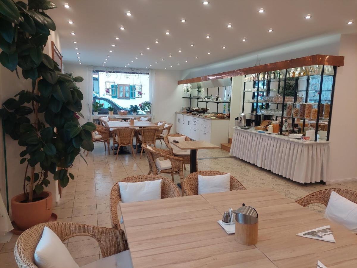 Gaestehaus U Ferienwohnungen Veronika Incl Fruehstuecksbuffet Und Koenigscard Mit 200 Kostenlosen Attraktionen 오버암머가우 외부 사진