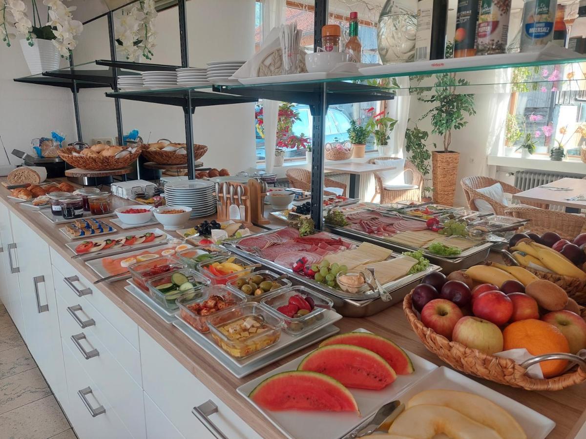 Gaestehaus U Ferienwohnungen Veronika Incl Fruehstuecksbuffet Und Koenigscard Mit 200 Kostenlosen Attraktionen 오버암머가우 외부 사진
