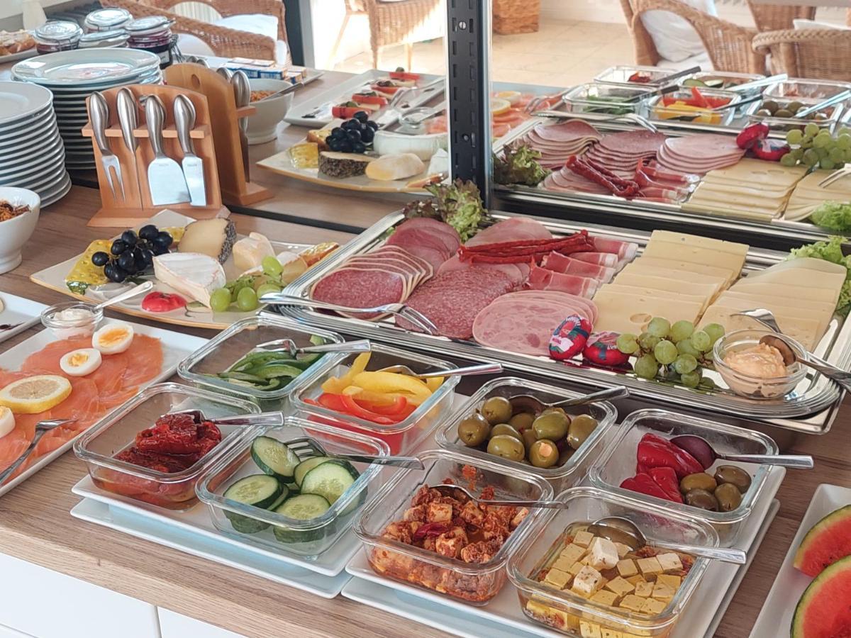 Gaestehaus U Ferienwohnungen Veronika Incl Fruehstuecksbuffet Und Koenigscard Mit 200 Kostenlosen Attraktionen 오버암머가우 외부 사진