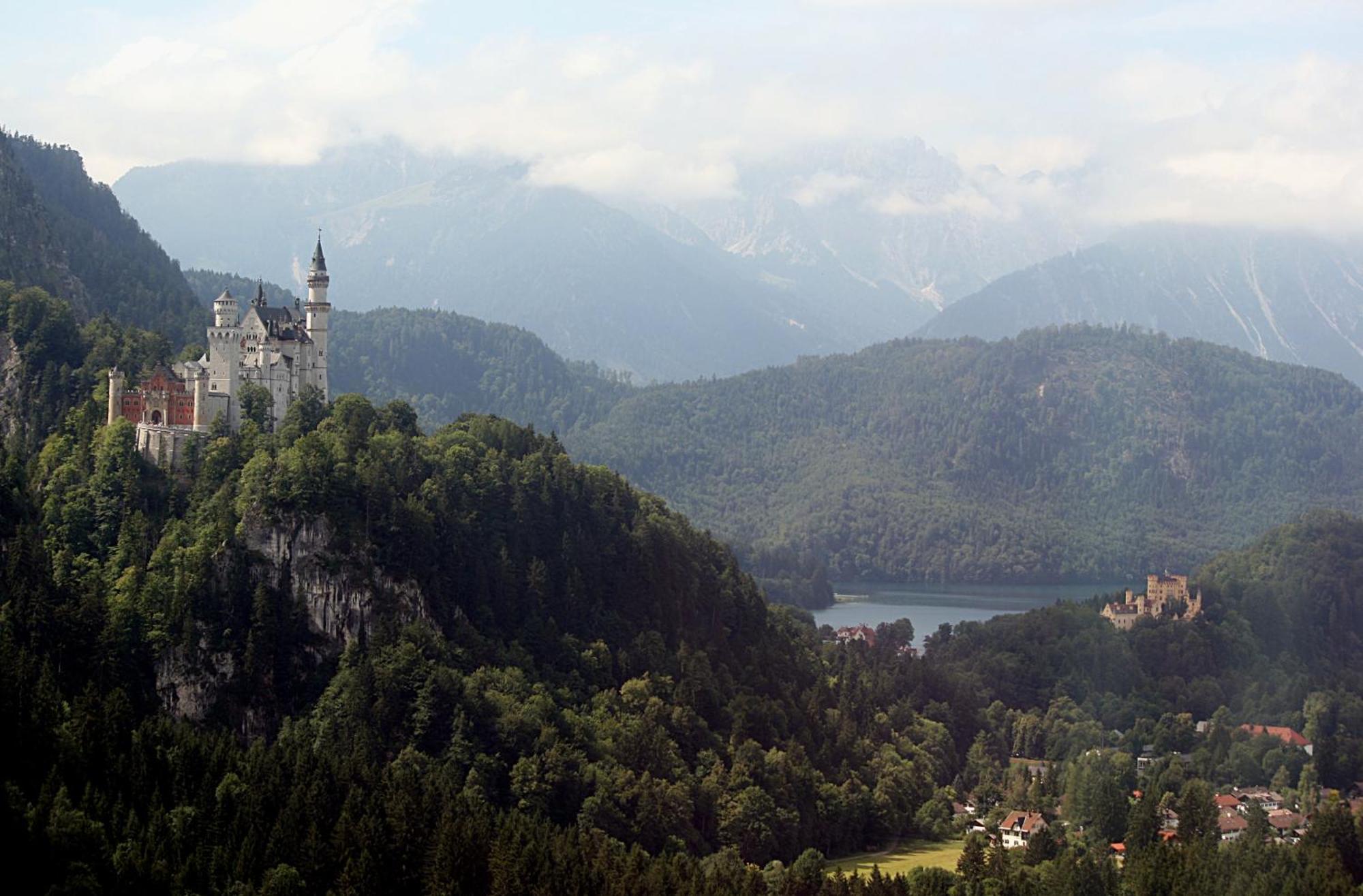 Gaestehaus U Ferienwohnungen Veronika Incl Fruehstuecksbuffet Und Koenigscard Mit 200 Kostenlosen Attraktionen 오버암머가우 외부 사진